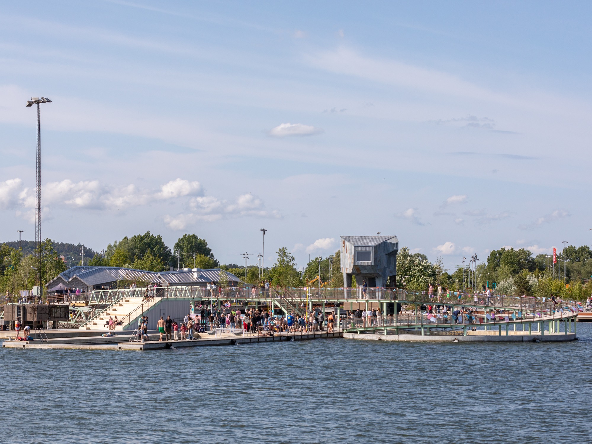 Fltytande simbassänger i Göteborgs frihamnsområde.