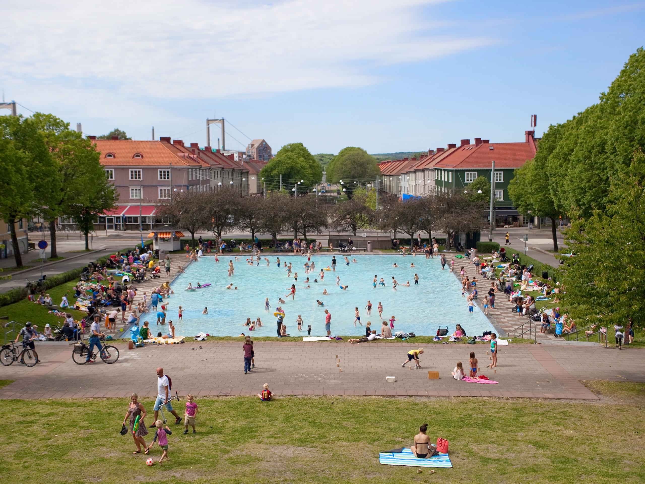 An overview of the community pool Plaskis in Majorna in Gothenburg.