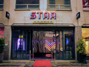 Entrén till Star Karaoke i Göteborg.